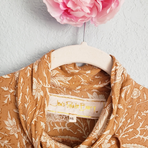 Jens Pirate Booty Long Sleeve Buttondown Floral Bohemian Buccaneer Blouse - Picture 6 of 8